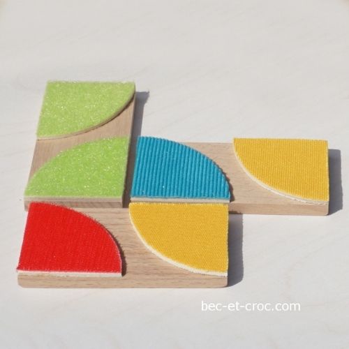 Dominos sensoriels colorés